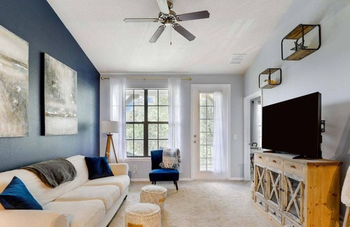Southside Apartment | Williams Walk resort style living in Jacksonville FL! Near the beach and shops!