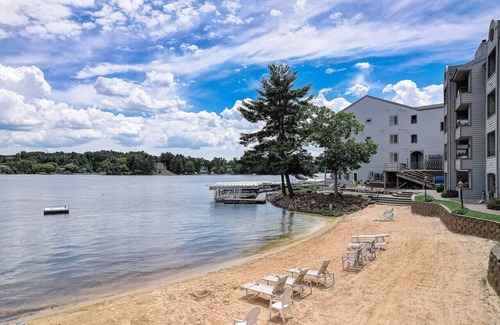 Lake Delton Apartment | Williamson Family Condo at Lighthouse Cove