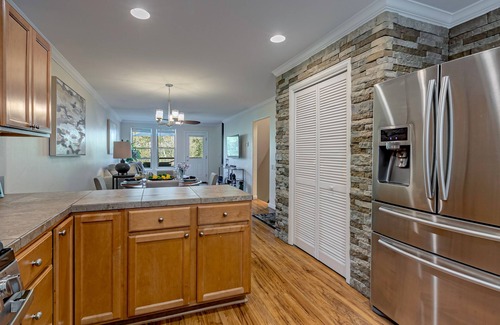 Basalt House | Willits Lakeside Townhome, 18 miles to Aspen