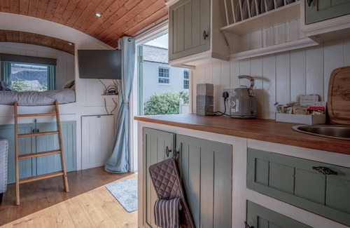 Amroth Cottage | Willow - 1 Bedroom Shepherd's Hut - Amroth