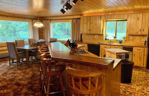 Willow Cabin | Willow Aviator Lodge - pool table, sauna, fire pit
