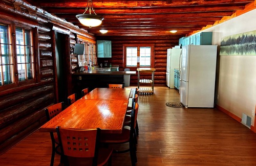 Hazelhurst House | Willow Flowage Home w/wd, firepit, dock, sleeps 11