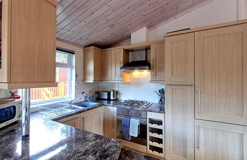 Troutbeck Cabin | Willow Lodge - a holiday lodge that sleeps 6 guests in 3 bedrooms