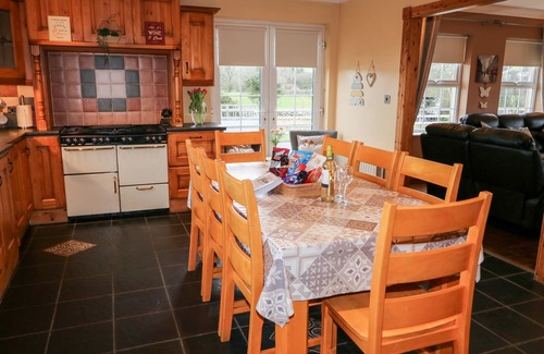 Newry Cottage | Willow Tree Farm House