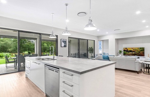 Pokolbin House | WILLOWS GREEN - THE VINTAGE HOLIDAY HOUSES