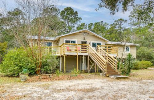 Sea Breeze House | Wilmington Getaway Near Carolina Beach Boardwalk!