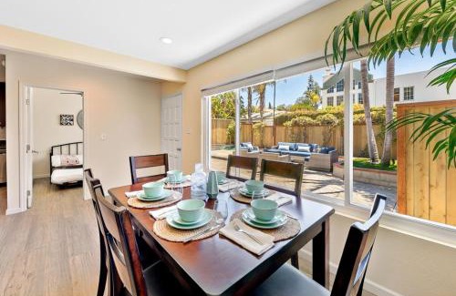 Beach Barber Tract House | Windansea Coastal Haven - Steps to Beach