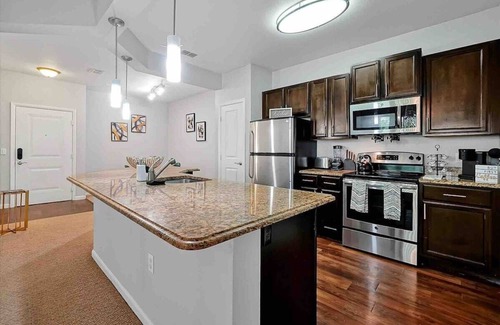Ocoee Apartment | Windermere CasaMirella · 2BR/Modern/Fast Wi-Fi/Pool/gym/near Disney Parks