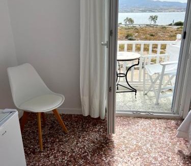 Antiparos Hotel | Windmill Rooms