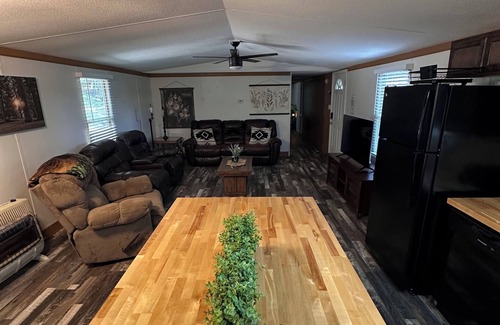 Ashley Oaks House | Windrock Hills -Direct Trail Access 3BR Retreat.