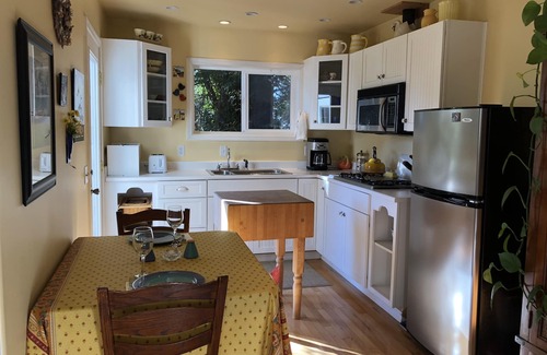 Trinidad Cottage | Windrose Cottage -Quiet & Romantic Near Beach!