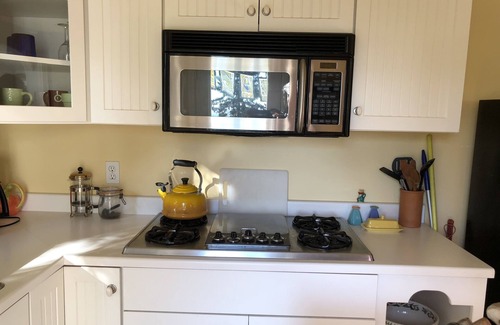 Trinidad Cottage | Windrose Cottage -Quiet & Romantic Near Beach!