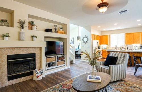 Windsor House | Windsor home on golf course w/hot tub