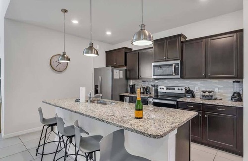 Davenport House | Windsor Island Oasis