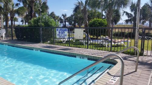 Downtown Myrtle Beach Hotel | Windsurfer Hotel