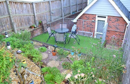 Bembridge House | Windward Close To Beaches And Bembridge Harbour
