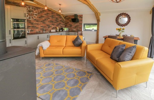 Okehampton Cottage | WINDY WILLOWS, pet friendly, with open fire in Okehampton