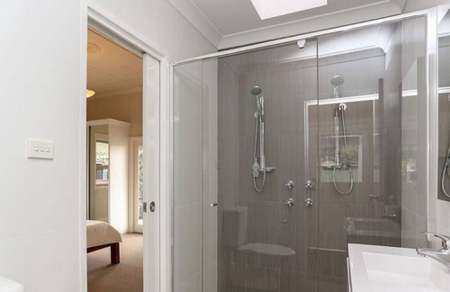 Nulkaba Cottage | Wine Country Cottage located right at the Hunter Valley gateway, close to everything
