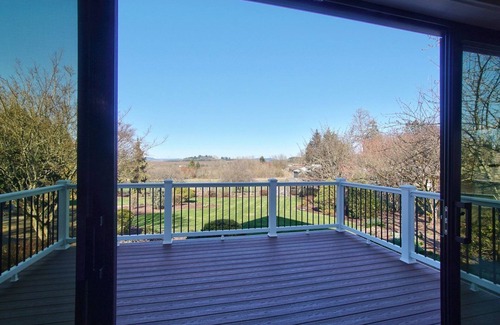 Carlton House | Wine Country Escape: Luxe Suite + Game Lounge