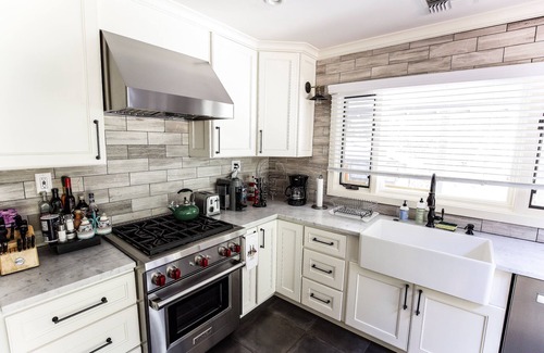 St. Helena House | Wine Country Escape - minutes from downtown Saint Helena
