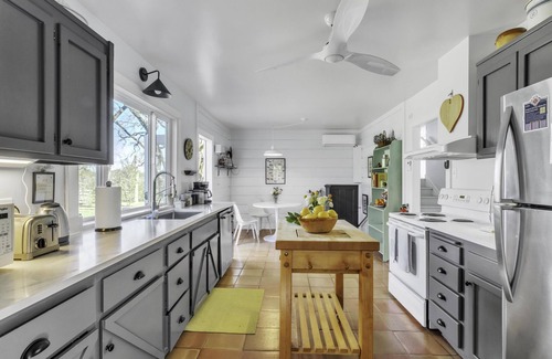 Santa Rosa Other | Wine Country Farmhouse: Hot Tub, Deck & Beautiful Views