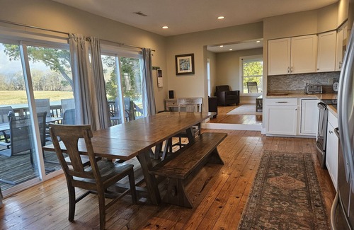 Cobden Other | Wine Country Farmhouse On the Wine 🍷 Trail! Private Lake kayaks Fire Pit 🔥n