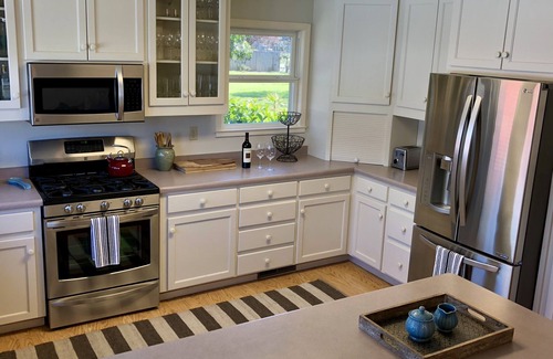 Kenwood House | Wine Country Farmhouse with pool & spa in heart of Sonoma Wine Country