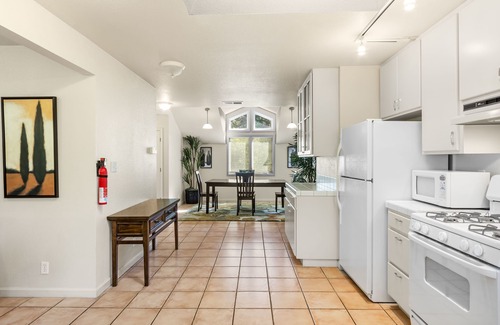 Healdsburg House | Wine Country Home on Chalk Hill - main house + pool house (up to 12 guests)
