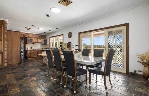 Nulkaba House | Wine Country Homestead - Spacious Retreat in the Heart of the Hunter Valley
