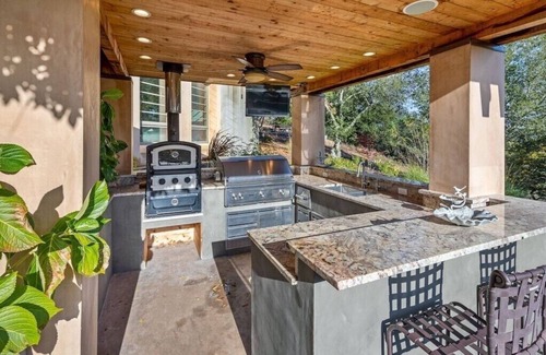 Santa Rosa Villa | Wine Country Villa and Vineyard with Pool & Hot Tub