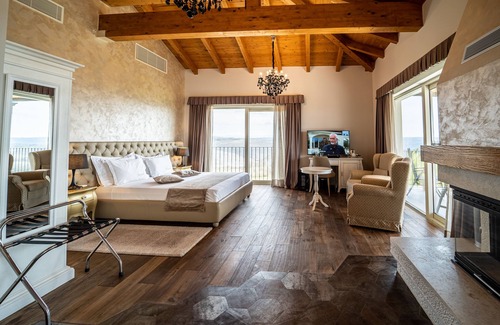 Nova Vas House | Wine Residence Cattunar