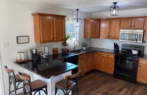 Sharpsburg House | Wine Weekend Getaway: Steps to Winery & Battlefield w/Mountain Views & Hot Tub!