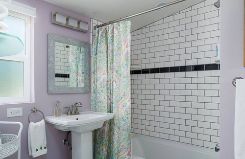 Paso Robles Cottage | WINE WHIMSEY-The Westside Cottages 1 Bed/1 Bath with Jacuzzi