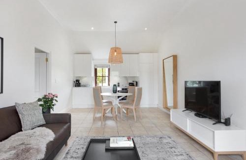 Stellenbosch Cabin | Winelands Golf Lodges 9