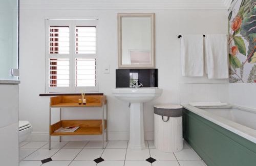 Stellenbosch Cabin | Winelands Golf Lodges 9