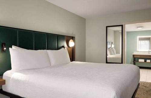 Ashwaubenon Hotel | Wingate by Wyndham Green Bay/Airport