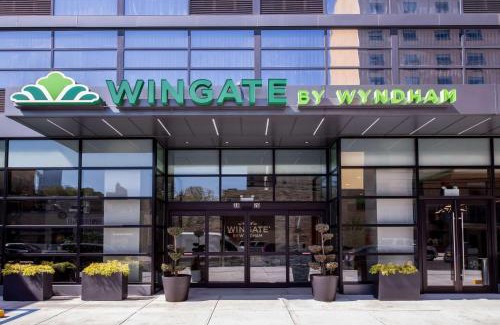 Queens Hotel | Wingate by Wyndham Long Island City