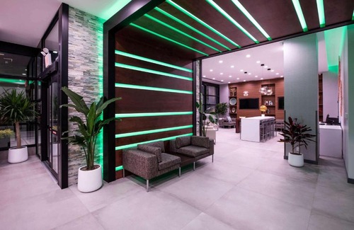 Queens Hotel | Wingate by Wyndham Long Island City