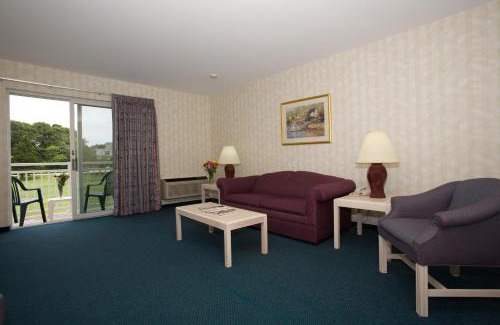 Misquamicut Hotel | Winnapaug Inn