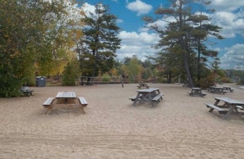 Moultonborough Ski Chalet | Winni Chalet w/lake, beach, & boat launch access