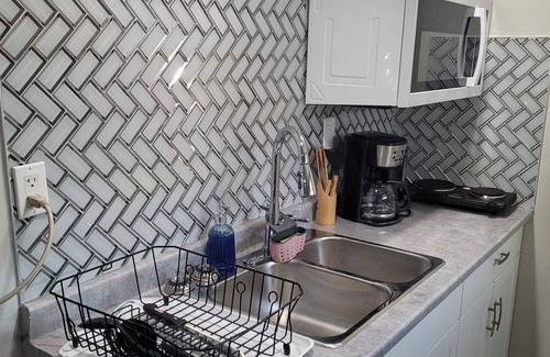 East Kildonan House | Winnipeg Radiant Home - A peaceful neighborhood with separate entrance