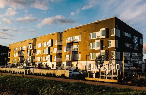 Tuxedo Apartment | Winnipeg - The Spot 785 3B2B