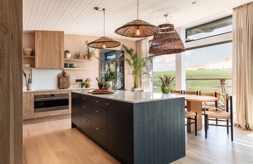 Newquay House | Winnow - sleeps 10 guests in 4 bedrooms