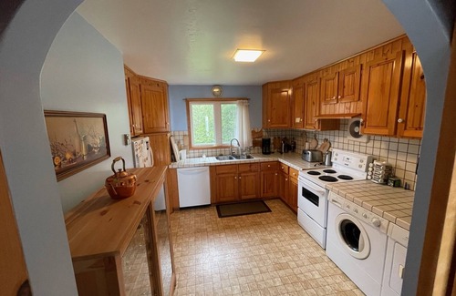 Ramara Cottage | Winter & Fall Getaway - Pvt 120’Shoreline w/direct Lake Access - Snowmobiling