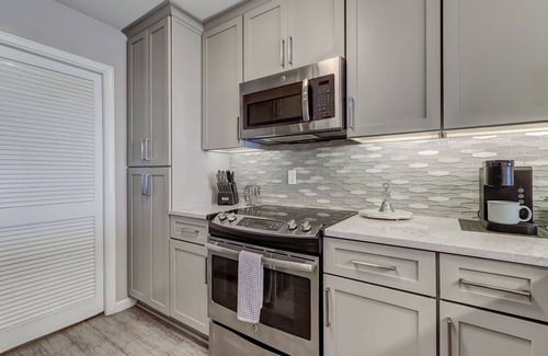 Amelia City Condo | Winter Get Away! Lovely Ocnfrt Condo w Country Club Perks!- Ocnfrt Pool & Golf