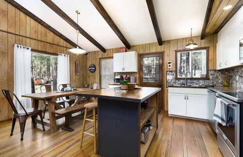 Williams Cabin | Winter Snow! Book Now! Rogue Bear Cabin