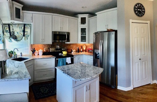 Gleneagle House | Winter Special 4 mo stay Jan-Apr 3750/mo includes utilities 3 bed/3 baths & more