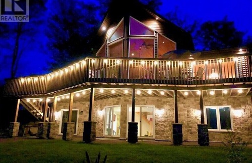 Parham Cottage | Winter Wonderland! Summer cottage that is also great in the winter.