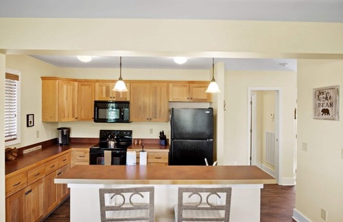 Banner Elk Condo | Wintergreens R822-Mountain Condo, Mountain View, Gated Resort, Indoor/Outdoor Pools and Hot Tub, .