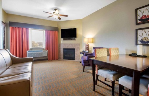 Lake Delton Resort | Wisconsin Dells - 4th of July at the Waterpark Capital of the World !